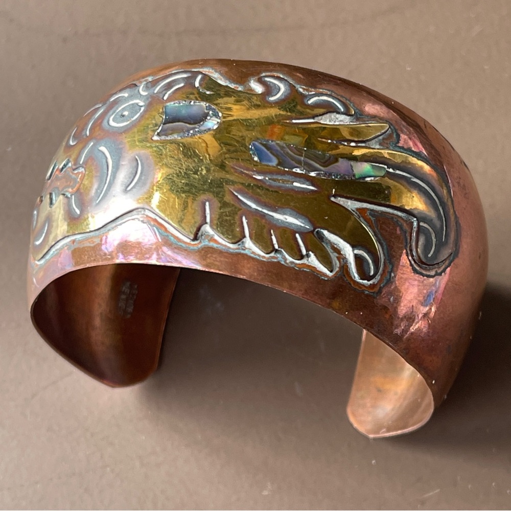 Vintage Dragon copper and brass cuff bracelet with abalone inlay - Picture 2 of 12